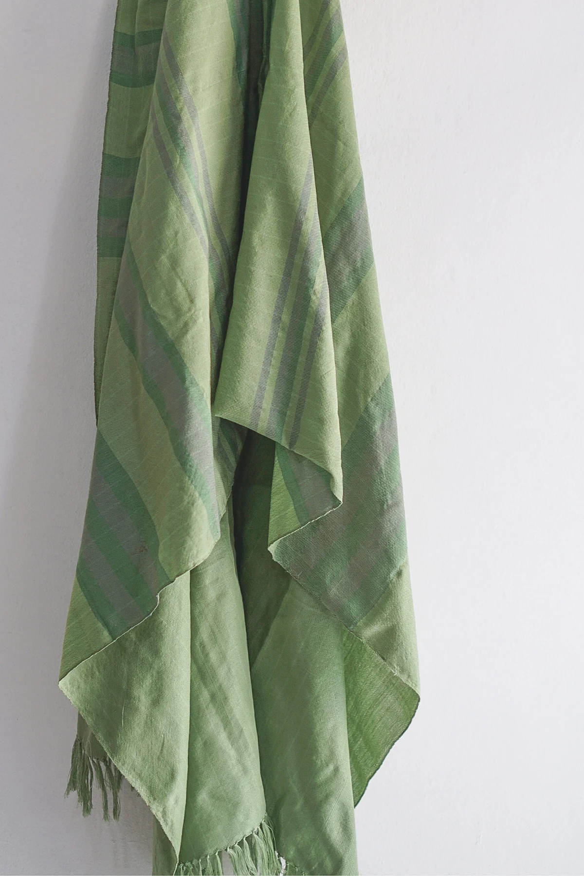 Luntian Throw Blanket - Image 3